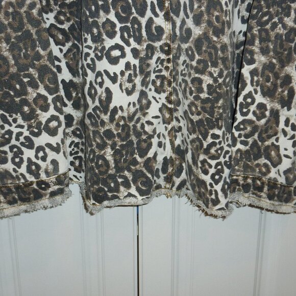 NWT Women’s Lily Pad Boutique Leopard Denim Shacket Jacket Button Up Size 3XL - Picture 7 of 9